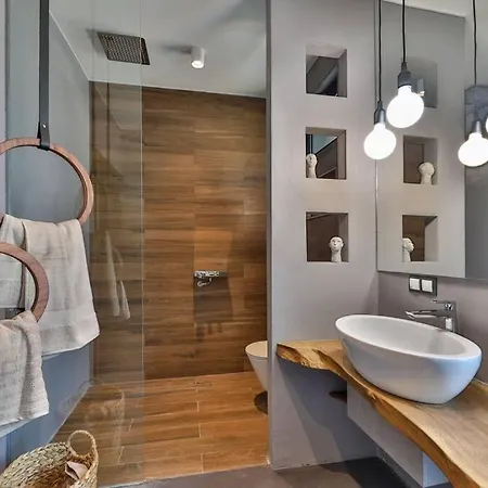 Design, 2 Bedroom, Ndk, Free Secured Parking דירה *